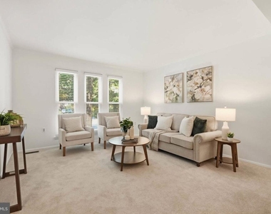 8112 Wooded Glen Court - Photo Thumbnail 1