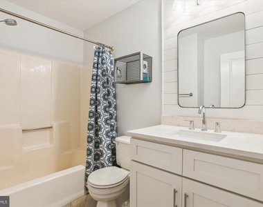 11756 Lone Tree Court - Photo Thumbnail 8