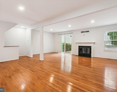 11756 Lone Tree Court - Photo Thumbnail 7