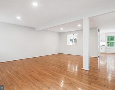 11756 Lone Tree Court - Photo Thumbnail 6