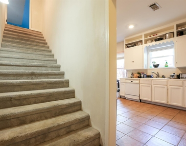 308 E 32nd St - Photo Thumbnail 28