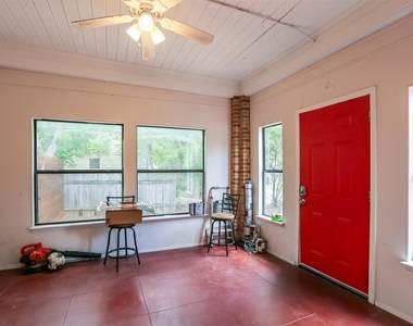 308 E 32nd St - Photo Thumbnail 21