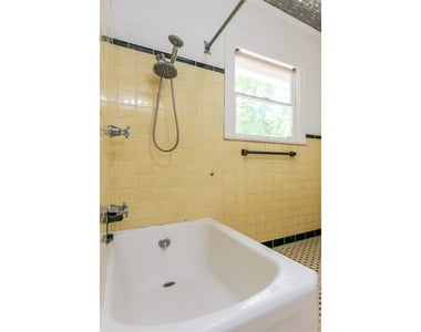 308 E 32nd St - Photo Thumbnail 18