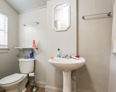 308 E 32nd St - Photo Thumbnail 25