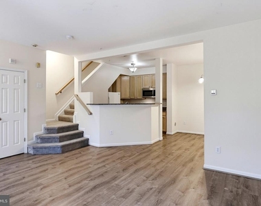 5210 Duke Court - Photo Thumbnail 6