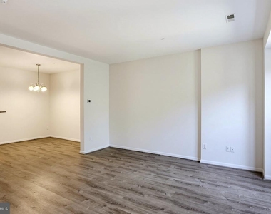 5210 Duke Court - Photo Thumbnail 9