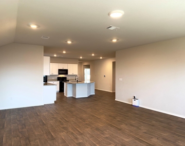 5813 Xene Dr - Photo Thumbnail 7