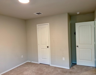 5813 Xene Dr - Photo Thumbnail 18