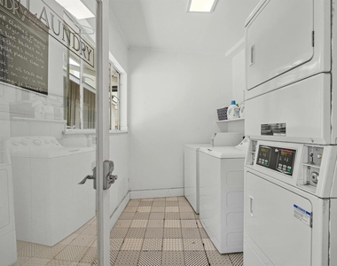 2401 Winsted Ln - Photo Thumbnail 21