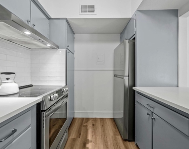 2401 Winsted Ln - Photo Thumbnail 9