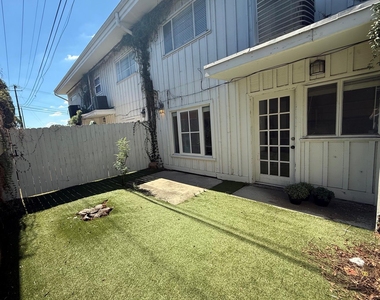 2401 Winsted Ln - Photo Thumbnail 20