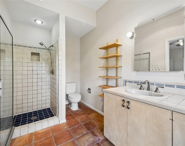 409 E 38th St - Photo Thumbnail 7