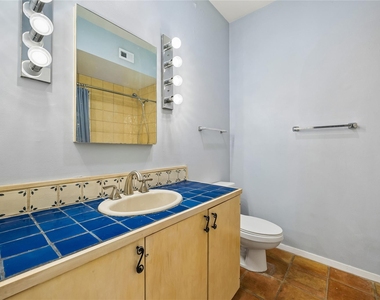 409 E 38th St - Photo Thumbnail 12