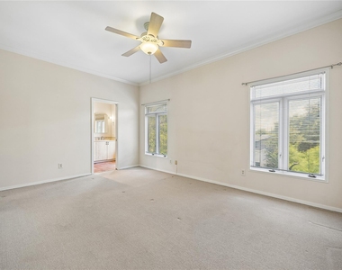 409 E 38th St - Photo Thumbnail 6