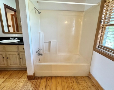 122 Briar Forest Dr - Photo Thumbnail 17