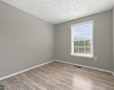 1554 Pin Oak Drive - Photo Thumbnail 12