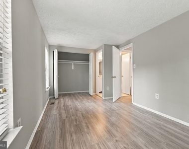 1554 Pin Oak Drive - Photo Thumbnail 17