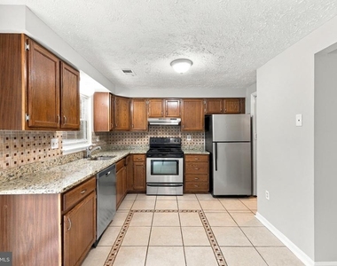 1554 Pin Oak Drive - Photo Thumbnail 4