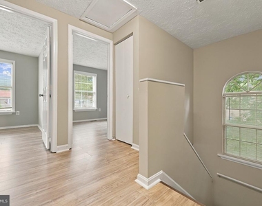 1554 Pin Oak Drive - Photo Thumbnail 16