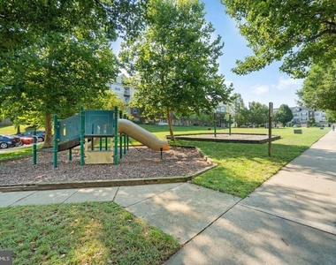 509 Bridgeport Place - Photo Thumbnail 17