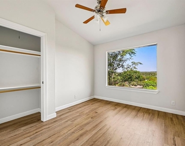 808 Dale Dr - Photo Thumbnail 16