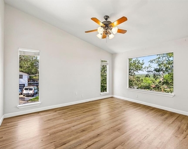 808 Dale Dr - Photo Thumbnail 19