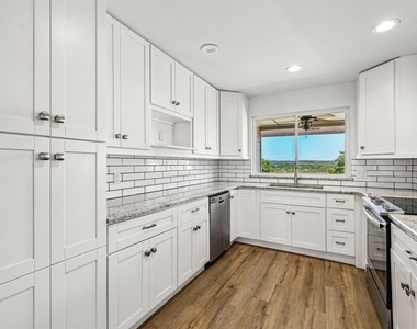 808 Dale Dr - Photo Thumbnail 13