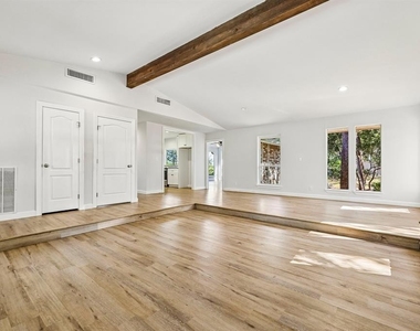 808 Dale Dr - Photo Thumbnail 8