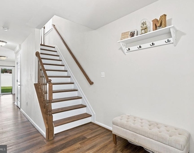 99 Clydesdale Lane - Photo Thumbnail 5
