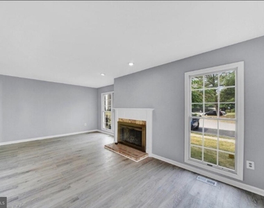 27 Preakness Court - Photo Thumbnail 7