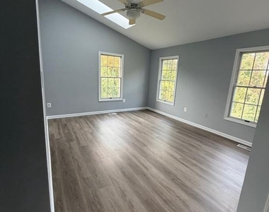 27 Preakness Court - Photo Thumbnail 14