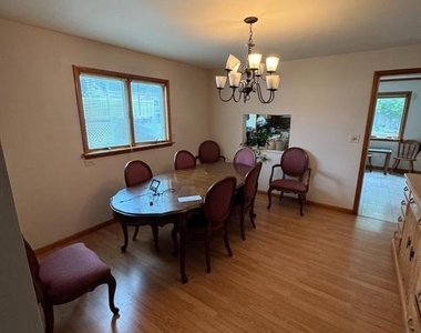5634 North Lane - Photo Thumbnail 7