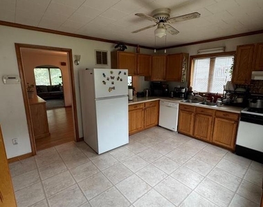 5634 North Lane - Photo Thumbnail 9