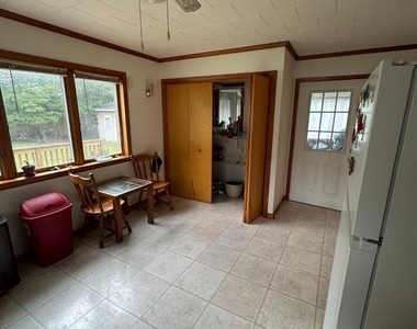 5634 North Lane - Photo Thumbnail 12