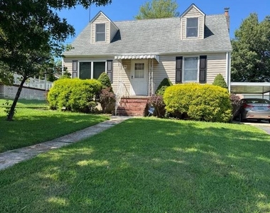 5634 North Lane - Photo Thumbnail 1