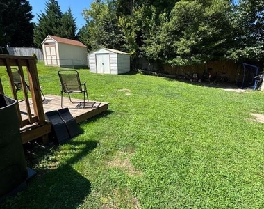 5634 North Lane - Photo Thumbnail 3