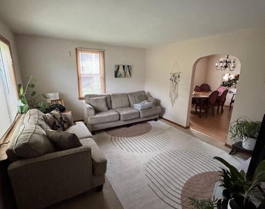 5634 North Lane - Photo Thumbnail 4