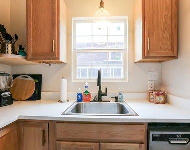 308 E 32nd St - Photo Thumbnail 29