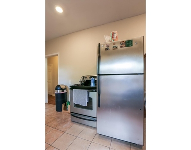 308 E 32nd St - Photo Thumbnail 4