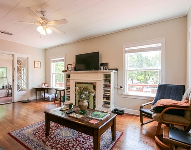 308 E 32nd St - Photo Thumbnail 1