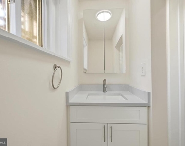 1736 Westphal Place - Photo Thumbnail 8