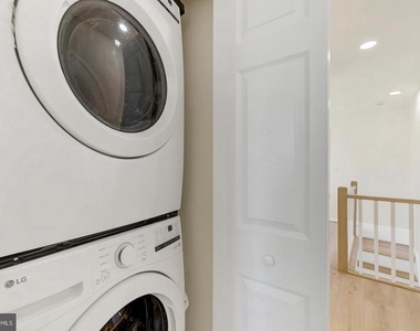 1736 Westphal Place - Photo Thumbnail 18
