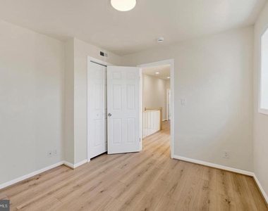 1736 Westphal Place - Photo Thumbnail 14