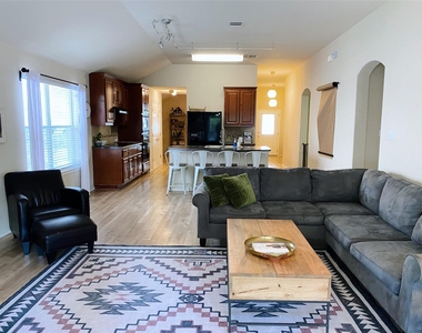 1607 Melissa Oaks Ln - Photo Thumbnail 9