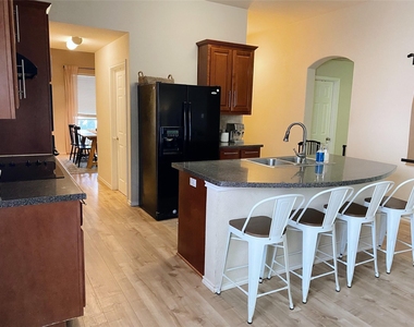 1607 Melissa Oaks Ln - Photo Thumbnail 7