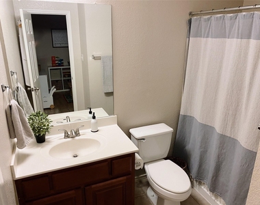 1607 Melissa Oaks Ln - Photo Thumbnail 22