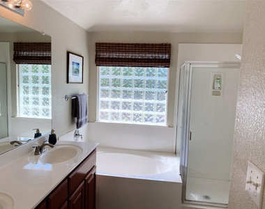 1607 Melissa Oaks Ln - Photo Thumbnail 14