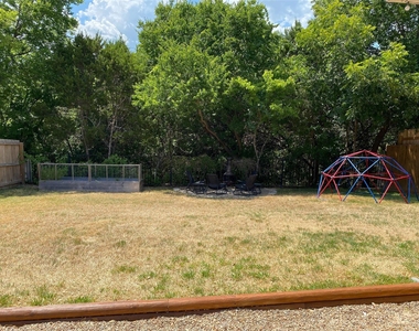 1607 Melissa Oaks Ln - Photo Thumbnail 25