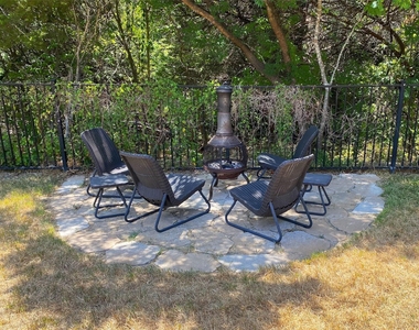 1607 Melissa Oaks Ln - Photo Thumbnail 2