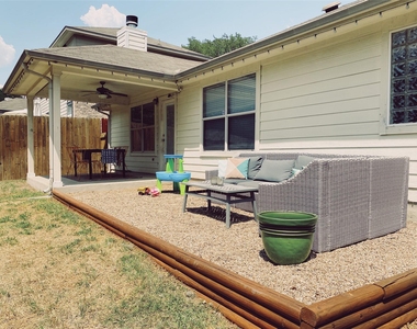1607 Melissa Oaks Ln - Photo Thumbnail 23